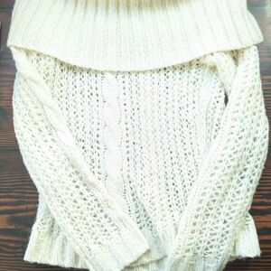 GAP Cream Open-Knit Off-Shoulder Sweater – Size M